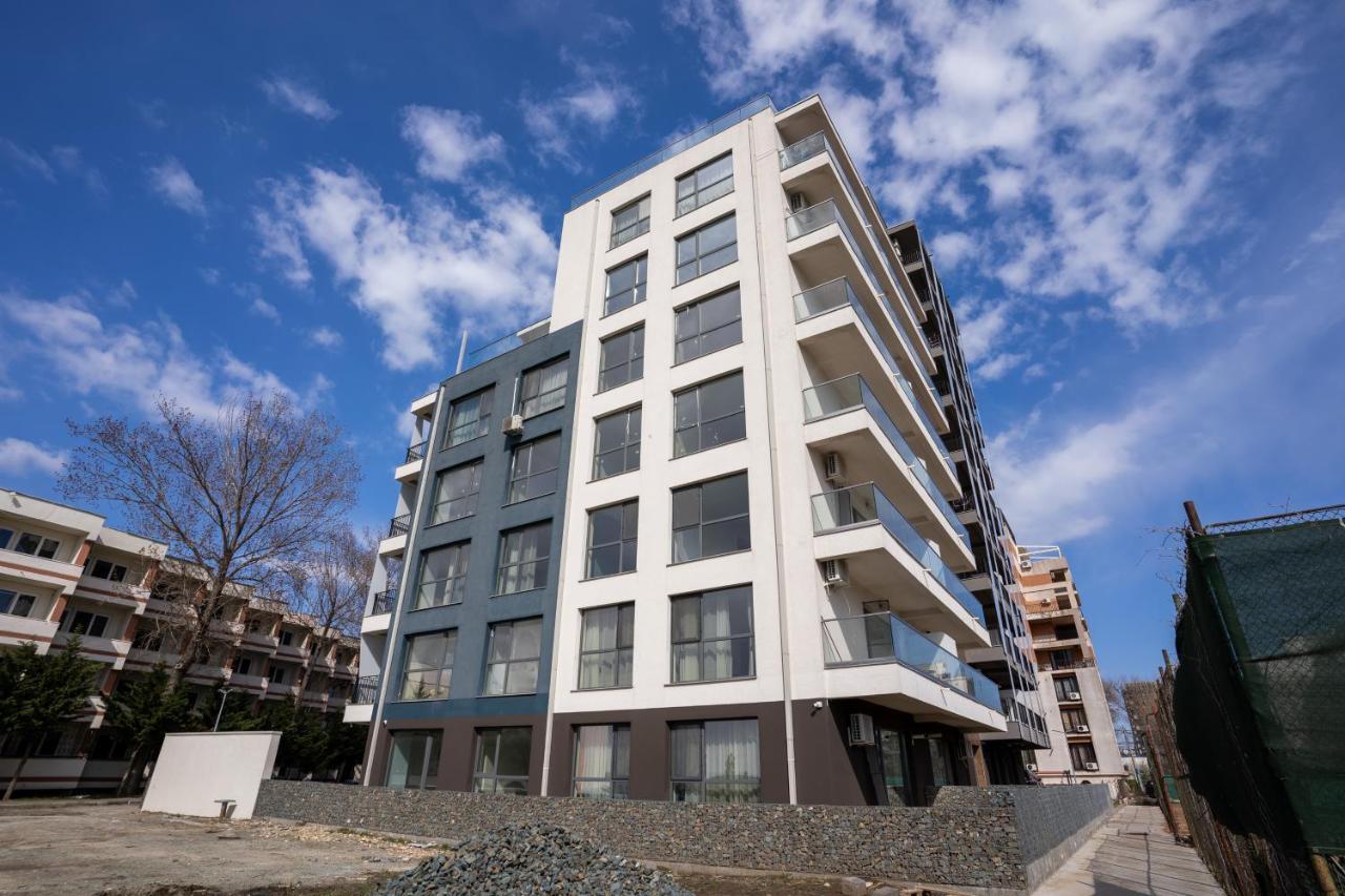 Velier Holiday Apartments Mamaia Eksteriør bilde